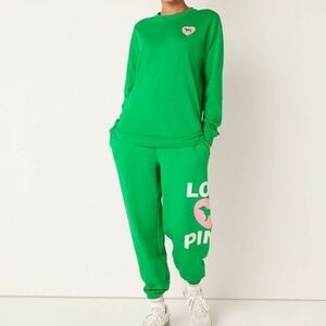 OFFERS✅️Victoria's secret PINK sweat pant joggers and Matching long sleeve shirt